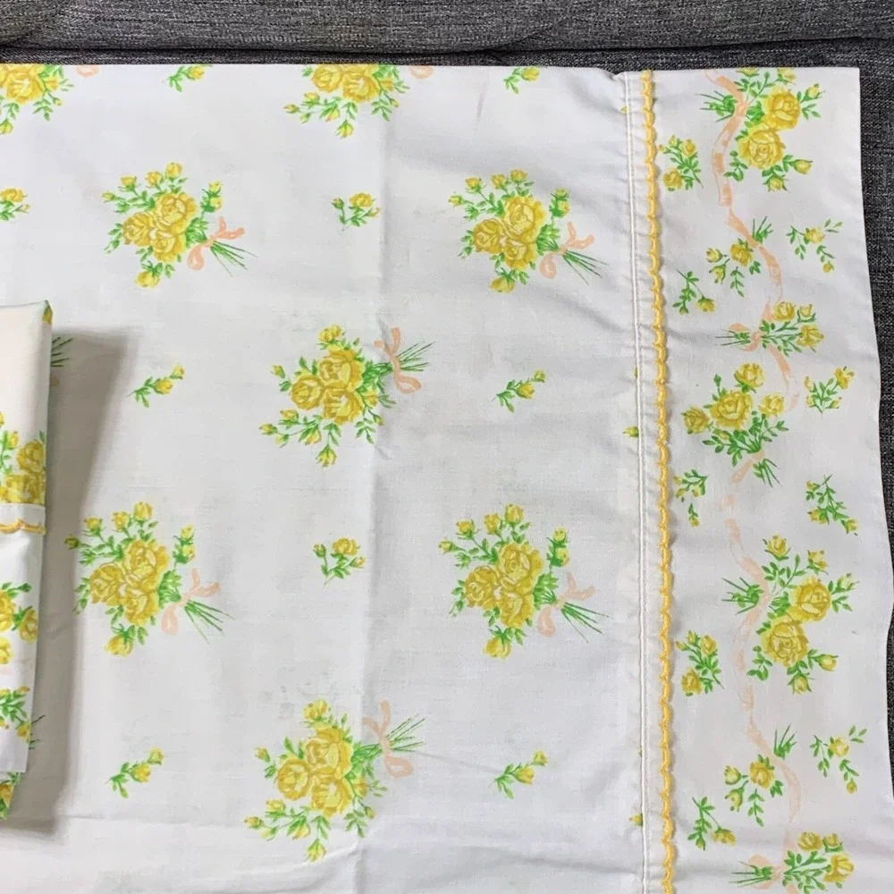 Vintage Floral Yellow Green Pillowcases Set of 2 Standard/Queen 20